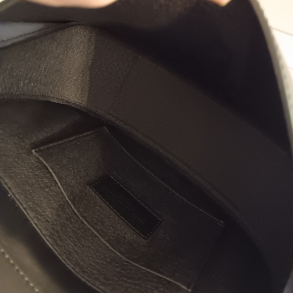 Valentina Fiore Italian leather crossbody saddlebag - Picture 10 of 16